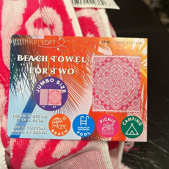 Jumbo Size Beach Towel for 2, available in 2 different colors - Picture 7 of 9